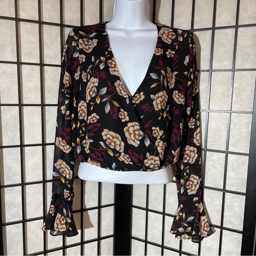 Forever 21 ladies crop blouse, size medium - Picture 2 of 8